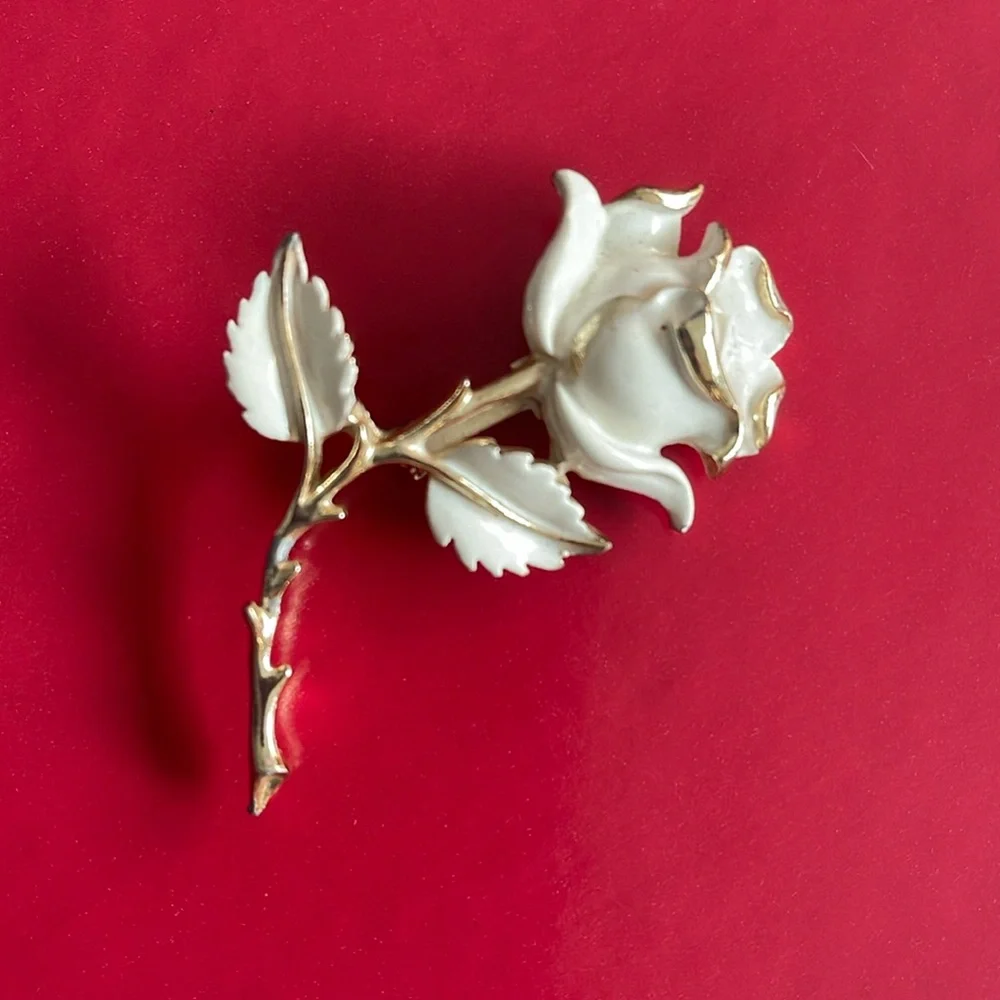 VINTAGE ENAMEL PIN BROOCH ROSE